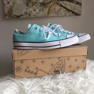 CONVERSE All Star Chuck Taylor Low Size 8